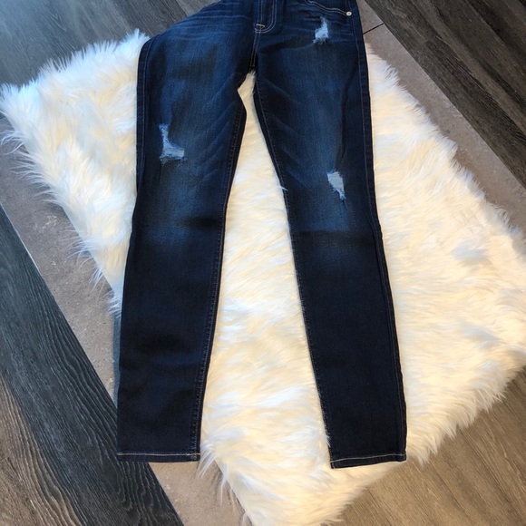5[7ForAllMankind] NWT! The Gwenevere distressed - Picture 4 of 7